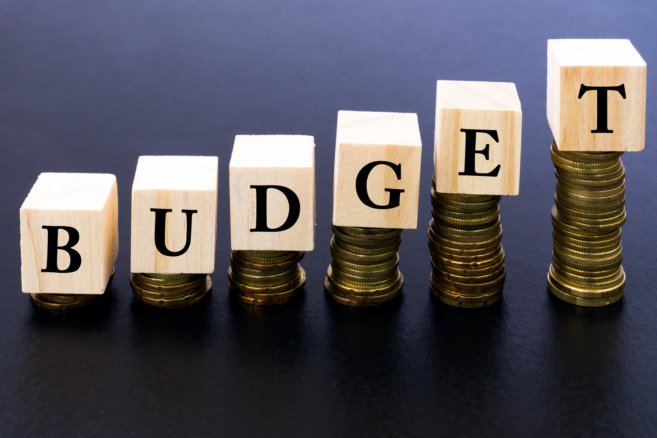 Bannière 8 pistes pour réduire le budget d’électricité de votre entreprise